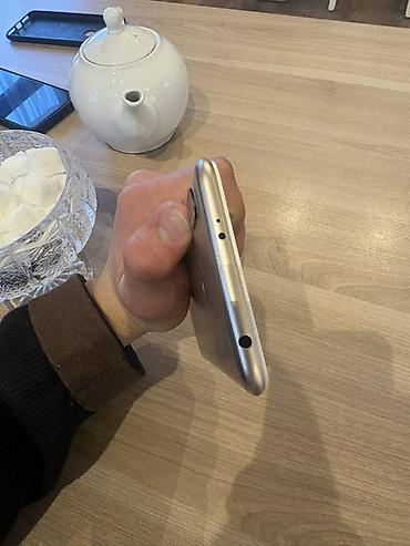mi 4: Xiaomi Mi A2, 64 GB — 5