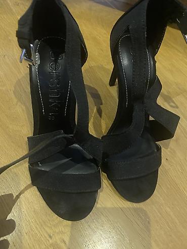 Basanoşka və səndəllər: Bershka qadın ayaqqabısı – qara rəngli, zərif yüksək dabanlı sandal — 2