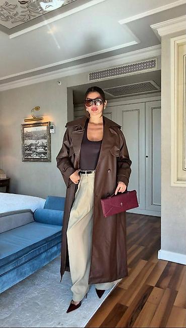 jakne djubretarci: Kožni mantil✨
Uni size 
5900 din e11 — 2