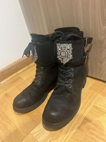 catwalk cizme zenske: High boots, 40