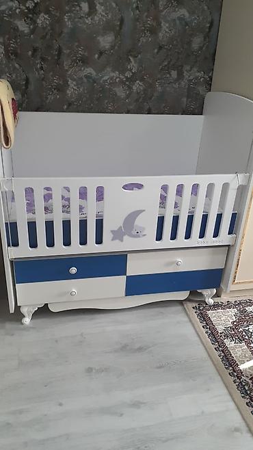 Oğlan üçün, Yeni, Dördbucaq, Beşik, Yellənmə mexanizmsiz