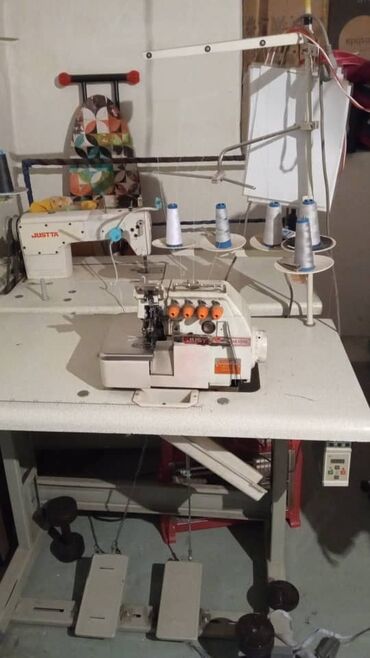швейной машинки: Пятинитка, прямострочка полуавтомат в хорошем состоянии 👍 цена на 2