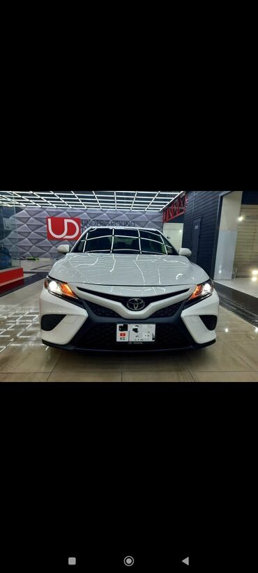 hyundai santa fe 2017: Toyota Camry: 2017 г., 2.5 л, Автомат, Бензин, Седан
