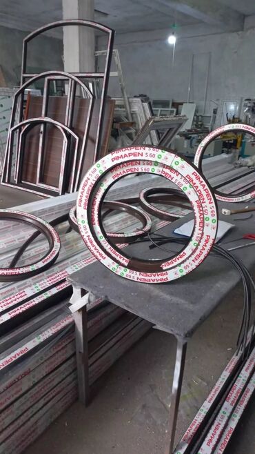 Plastik pəncərələr: Si̇fari̇şlə plasti̇k -alümi̇ni̇um-şüşə qapi pəncərə. Keyfiyyətli — 26