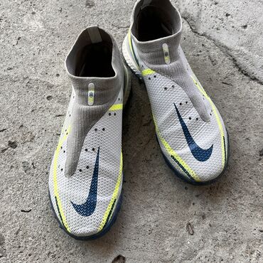 мужская туфли: Эркектердин кроссовкасы, 39.5, Nike, Колдонулган, түсү - Боз, Өзү алып кетүү