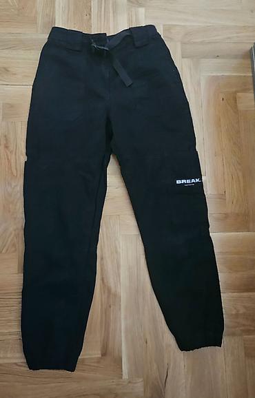 pantalone mona: Panralone džeparice Bershka xs. Bez mane, skroz crne. Nisu blede niti — 2