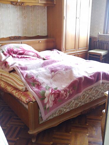 setqa kravat: İşlənmiş, İkinəfərlik çarpayı, Matras ilə, Siyirməli