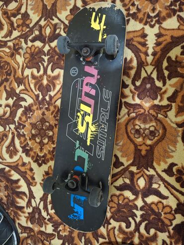 Maskalar, eynəklər: Skateboard – Simple Roll Simple - Tam ölçülü “popsicle” forma gövdə