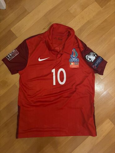 зеленая мужская кофта: Мужская футболка, Nike, L, цвет - Красный