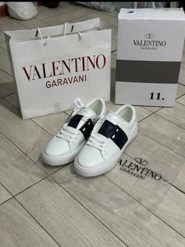 бу батинки: Мужские кроссовки, 41, Valentino, Новый, цвет - Белый, Бесплатная доставка