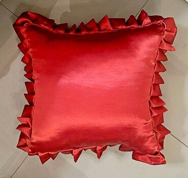 валик подушка: Подушка декоративная, размер 40 см х 40 см поможет обновить