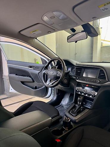 Hyundai: Hyundai Elantra: 2019 г., 2 л, Автомат, Бензин, Седан — 5