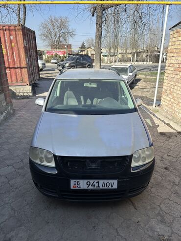 кредит машына: Volkswagen Touran: 2004 г., 1.9 л, Механика, Дизель, Универсал