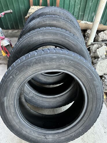 Шины: Шины 215 / 60 / R 16, Зима, Б/у, Комплект, Легковые, Япония, GoodYear