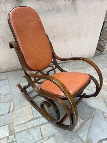 Stilske stolice: Stilska Thonet stolica za ljuljanje 🪑 Ikoničan dizajn ✨ Odlično — 5