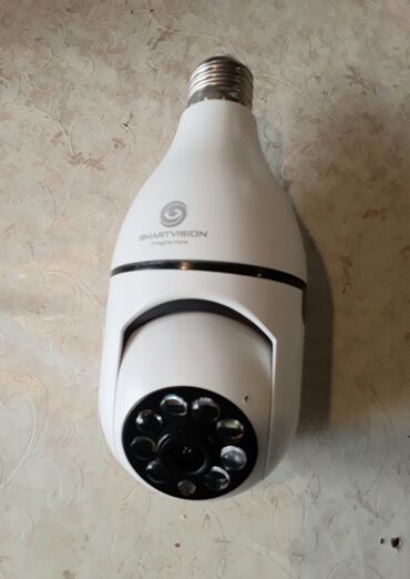 Tavalar: Wifi kamera satılır.2 mp. Lampa patrona bağlanır. Vitrin məhsulu.İşlək