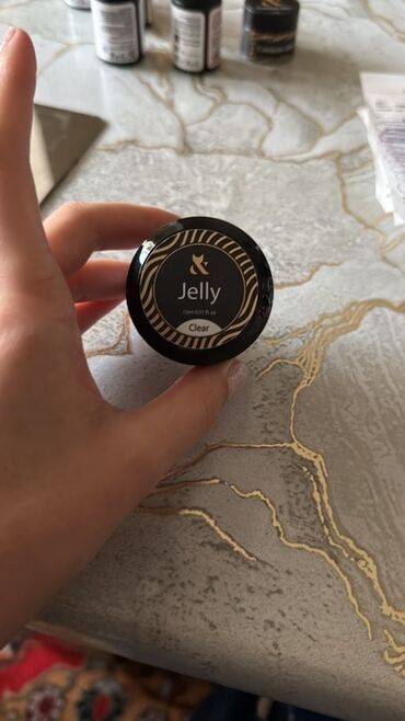 Manikür, pedikür aparatları: Manikür üçün avadanlıq dəsti tək tək də satılır hər biri Tərkib: - — 44