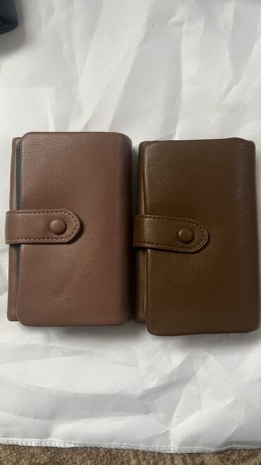 Кошельки: Кожаные женские кошельки. Особенности: - Компактный формат с клапаном — 2