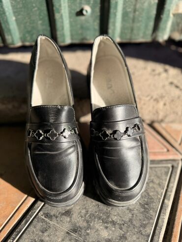 Women's Sneakers and athletic shoes: Кроссовки Prada Milano, ярко‑зеленые. Продам. Размер 37-38. Покупали в — 9