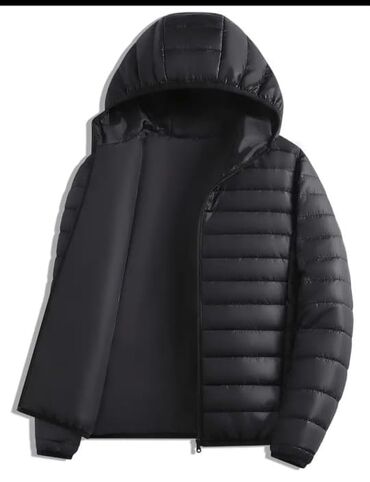 Pencəklər: Qara rəngli, kapüşonlu yüngül puf şişmə jaket - Minimalist dizayn