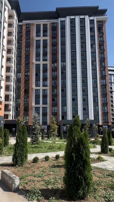куплю 2 комнатную квартиру в бишкеке без посредников: 2 бөлмө, 42 кв. м, Элитка, 7 кабат, Дизайнердик ремонт