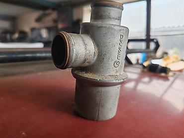 komora za pumpicu: Termostat tecnosti Lada 7 Riva,21213,21214 Niva. Polovno, ocuvano — 7