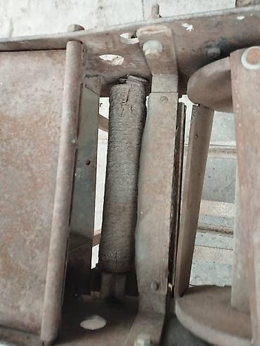 Колье: Металлический станок/механизм с загрузочным лотком и приводным узлом — 18