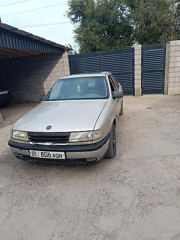 Продажа авто: Opel Vectra: 1990 г., 2 л, Механика, Бензин, Седан — 6