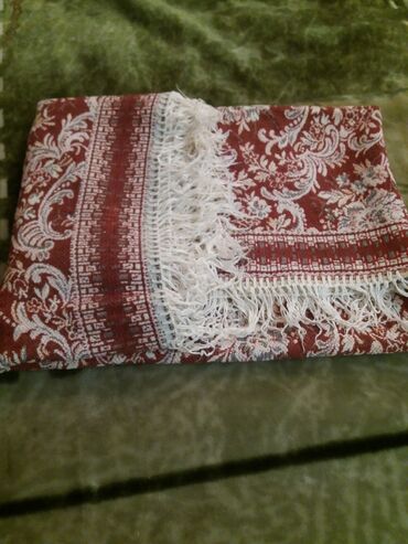 салфетка на стол ручная работа: Скатерть гобеленовая, ГДР, б/ у
размер 120 × 120
250сом