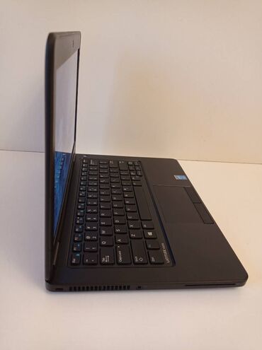 notebook adapter: Dell Latitude E5250 Business Class Ultrabook Prosessor: Intel® Core™