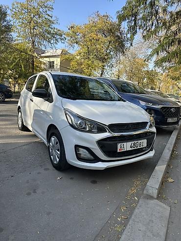 tcl 200: Chevrolet Spark, 5‑дверный хэтчбек, белый цвет. Шевроле Спарк 2018 — 4
