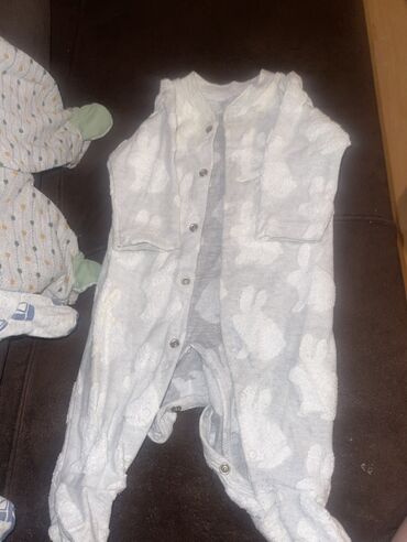 Kombinezonlar: Kombinezon, Uniseks, 3 - 6 ay, Disney — 5