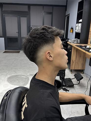 barber: Парикмахер Мужские стрижки. Фиксированная оплата — 4