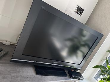 телевизор panasonic: Телевизор Panasonic VIERA, диагональ около 32–37". Классический — 4