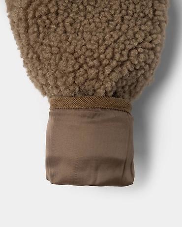 Верхняя одежда: В наличии демисезонные плюшевые куртки тедди. 👆👆👆Последние 92 и — 7