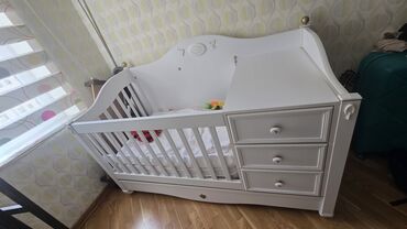 детские кроватки с комодом: Для девочки и мальчика, Б/у, Четырехугольная, Колыбель, С бортиками, С матрасом, Без механизма качания