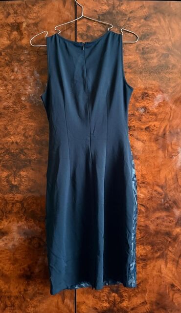 Ziyafət donları: Bu geyim qadınlar üçün nəzərdə tutulmuş müxtəlif üslublu iki paltardan -da lalafo.az — 3 Ziyafət donları: Bu geyim qadınlar üçün nəzərdə tutulmuş müxtəlif üslublu iki paltardan — 3