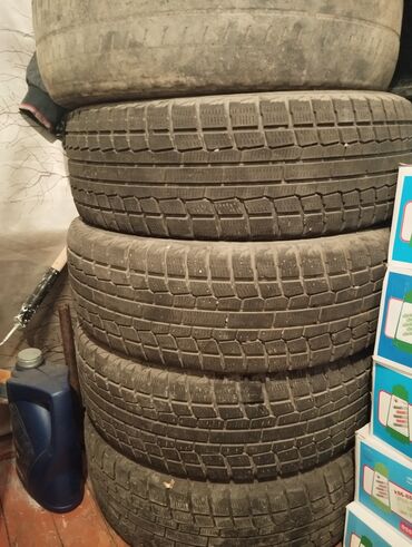 navolochka razmer 60 40: 215/60R16 Продается шины зимние по 5000сом каждый Комплект 20000