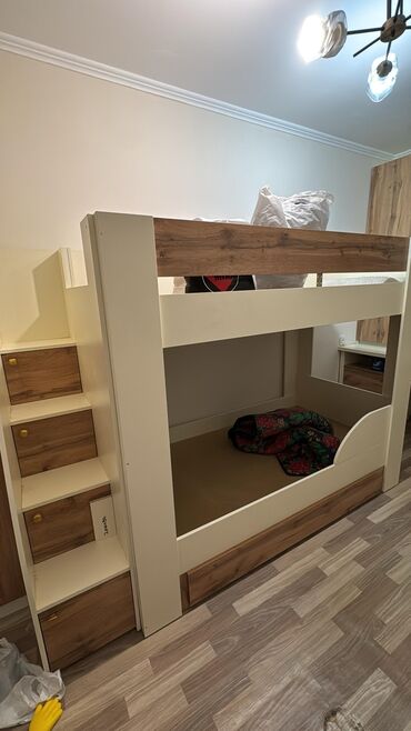 двухъярусная кровать для детей и: Двухъярусная кровать с лестницей-комодом - Формат: 2 спальных места