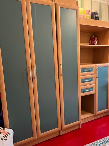 мебель для спальни бу: Спальный гарнитур, Односпальная кровать, Шкаф, Матрас, цвет - Голубой, Б/у