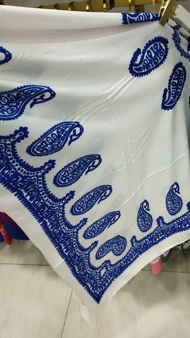 Baş geyimləri: Kelagayi böyük ölçülərdə.ipekler 35 m.ketan pambıq 30 m — 10