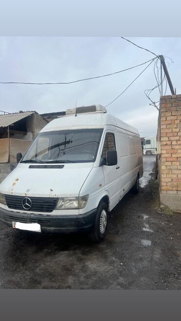 компрессоры для кондиционеров спринтер: Жеңил жүк ташуучу унаа, Mercedes-Benz, Стандарт, 3 т, Колдонулган