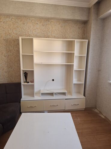 продажа мебели бу: Hamısı birlikdə 30 manata satıram. kristal 1 də yerləşir. bu gün