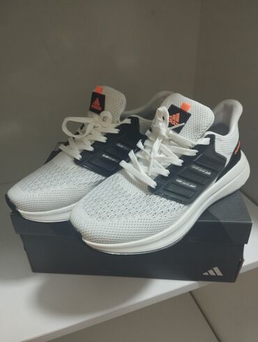ремень для часы: Эркектердин кроссовкасы, 41, Adidas, Жаңы, түсү - Ак, Өзү алып кетүү