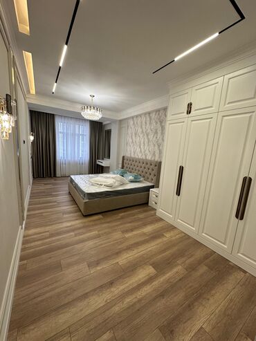 гостиная мебель в бишкеке: 3 комнаты, 125 м², Элитка, 7 этаж, Дизайнерский ремонт