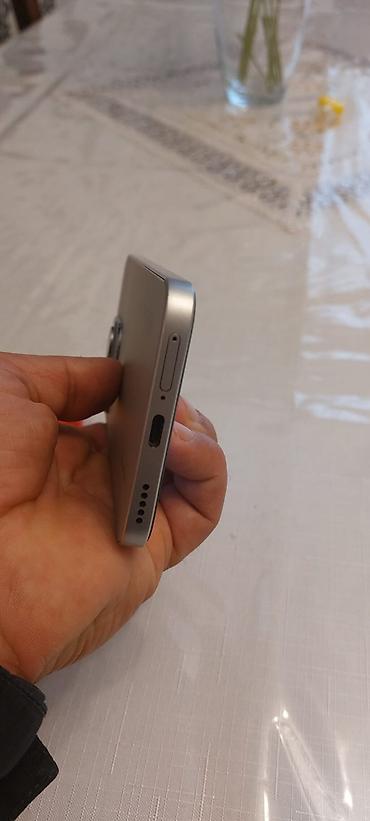 Honor: Honor 400 Lite, 256 GB, rəng - Gümüşü, Sensor — 5