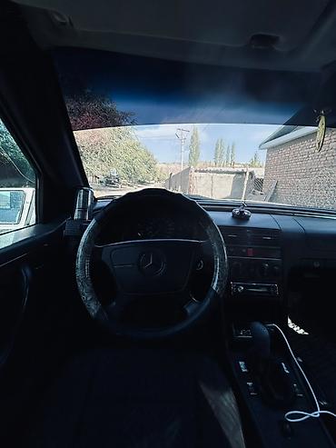 Продажа авто: Mercedes-Benz C-Class: 1993 г., 2 л, Механика, Седан — 5
