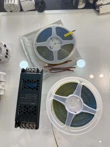 Bayraqlar: LED zolaq işıqlandırma dəsti Tərkib: - 2 ədəd LED zolaq (çarx