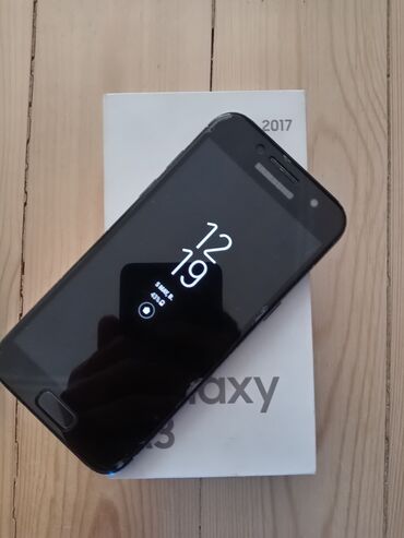 telefonlar 32 s: Samsung Galaxy A3 2017, 16 GB, rəng - Qara, Sensor, Barmaq izi