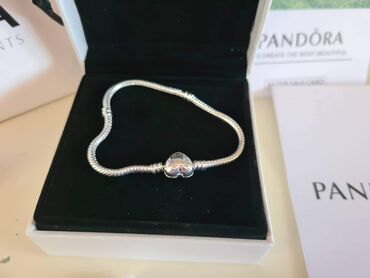 Narukvice: Vel 17.18.19.20
3,700 din na lalafo.rs — 2 Narukvice: Vel 17.18.19.20
3,700 din — 2